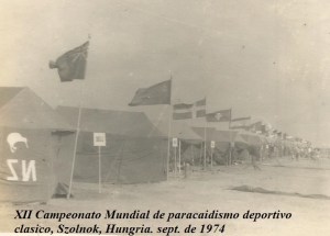 Parte de la  las tiendas donde se alojaban los diferentes equipos 